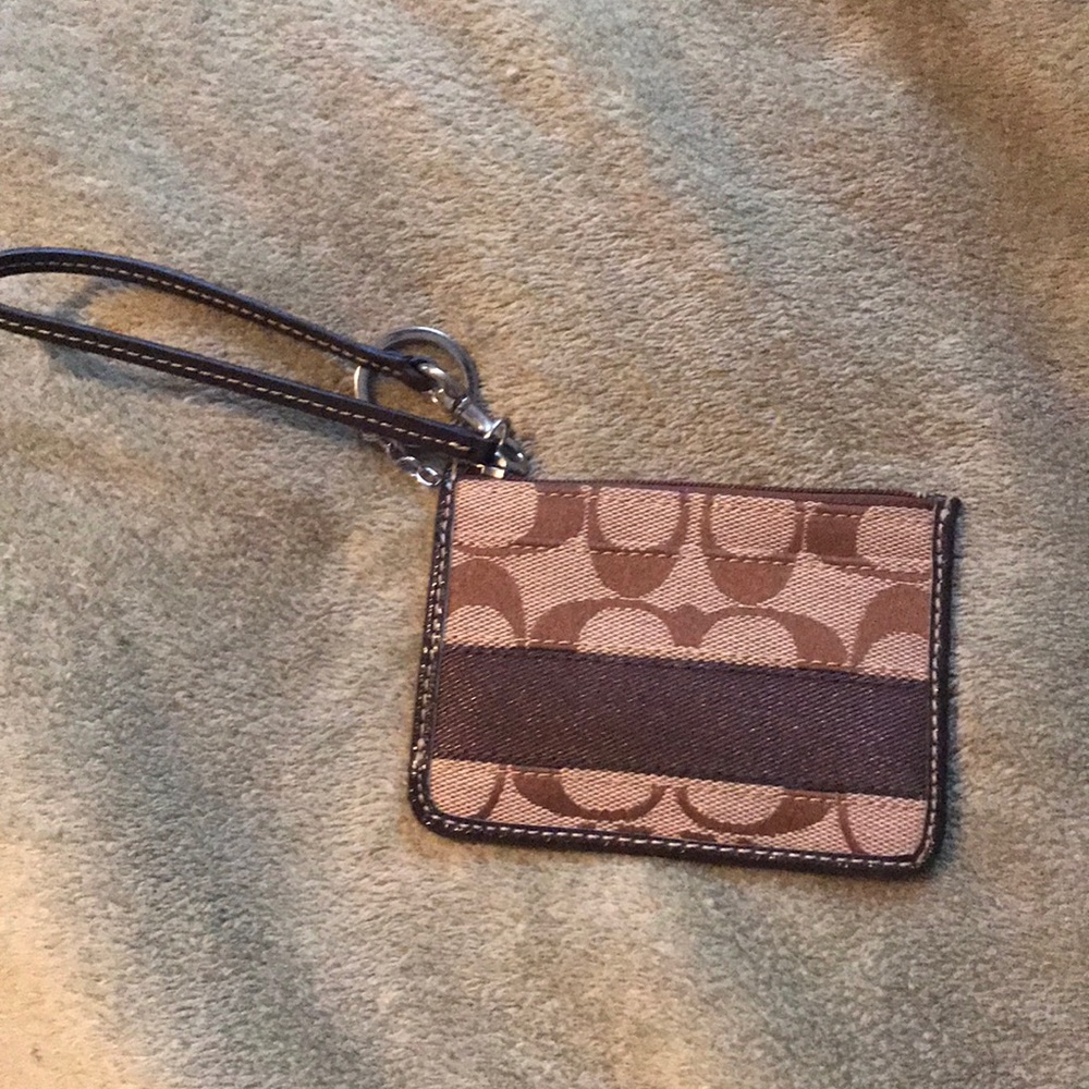 Wristlet coach
